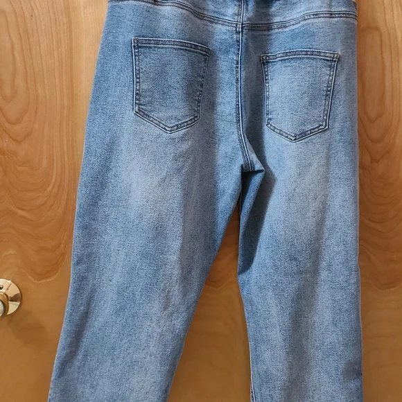 Stylish Blue Maternity Jeans - Picture 4 of 5